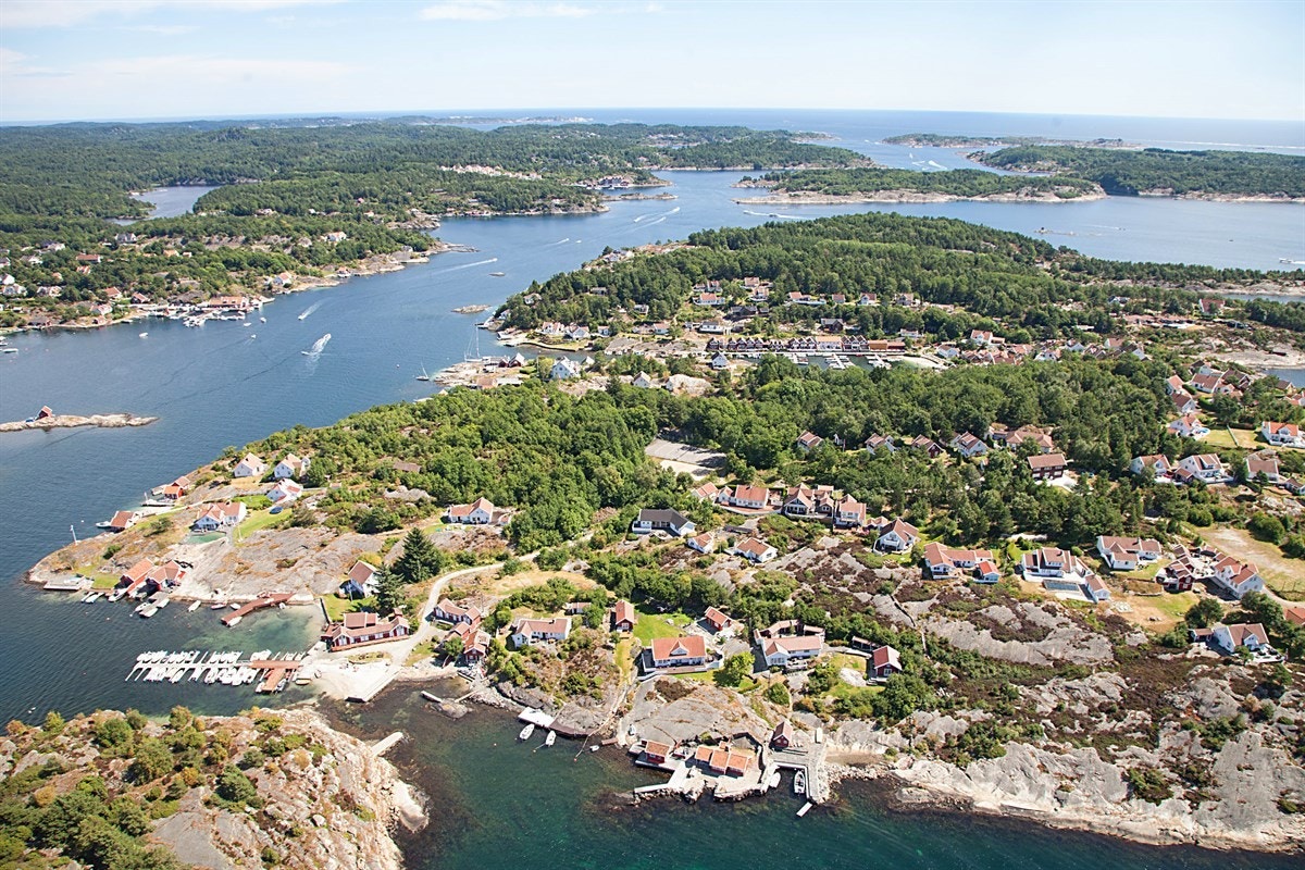 Eldre flyfoto over området - her fra del av Herøya Galleribilde