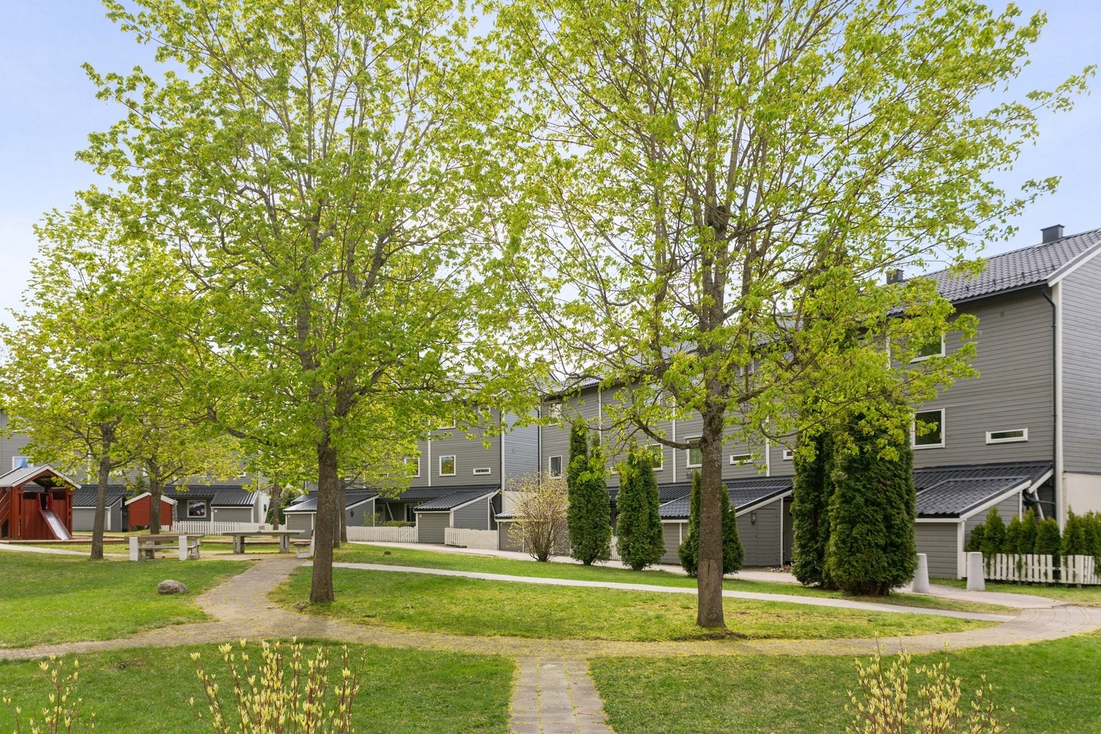 Pent opparbeidet uteareal. Galleribilde