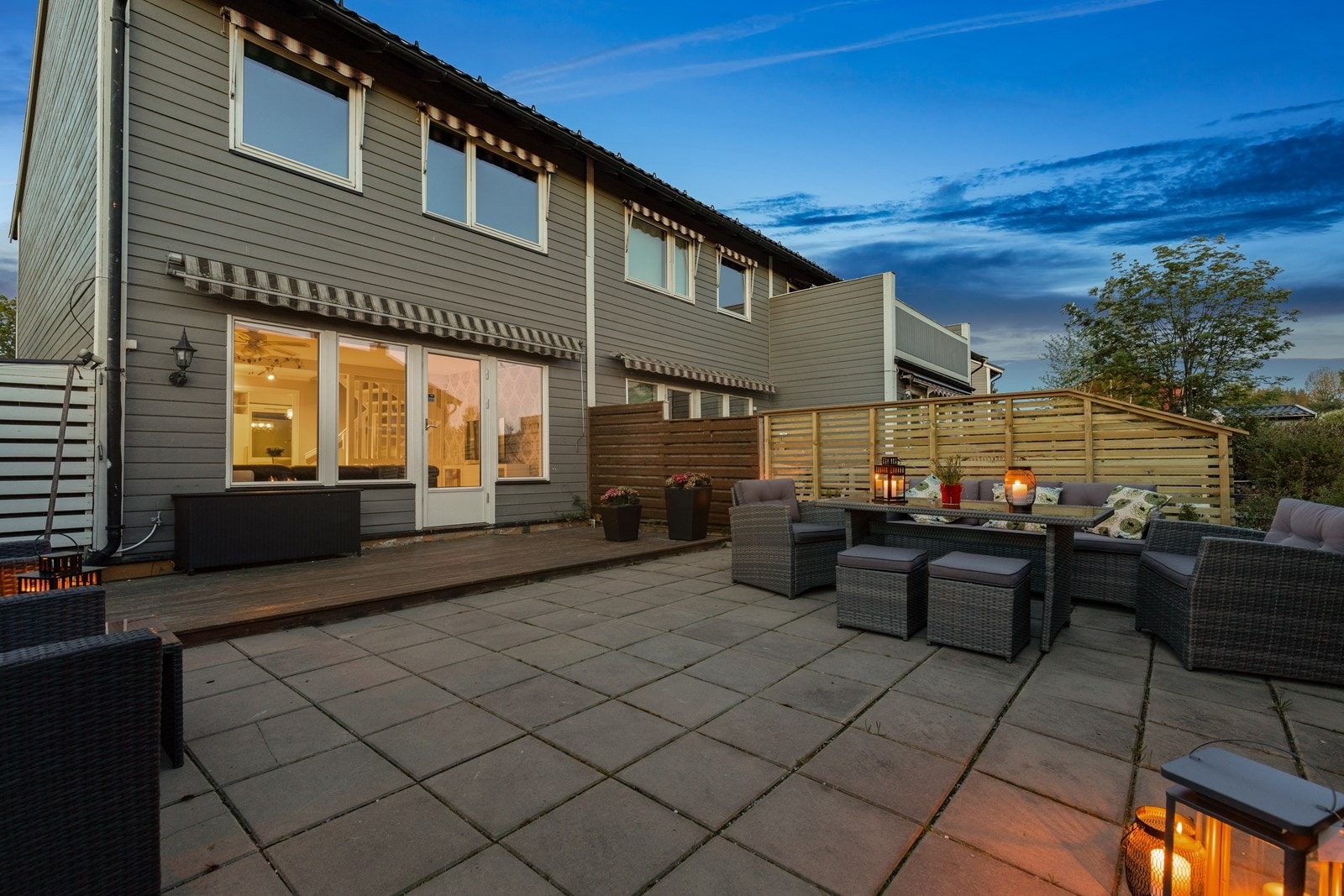 Stor hage med plass til hagemøbler, grill, og mye mer! Galleribilde