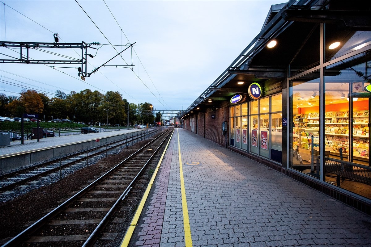 Nærområde; Fra Foyntaket er det kort gangavstand til Tønsberg jernbanestasjon Galleribilde