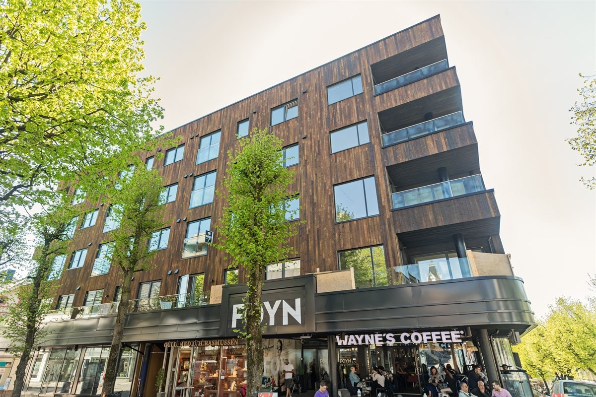 Foyntaket sin fasade mot Tønsberg torv Galleribilde