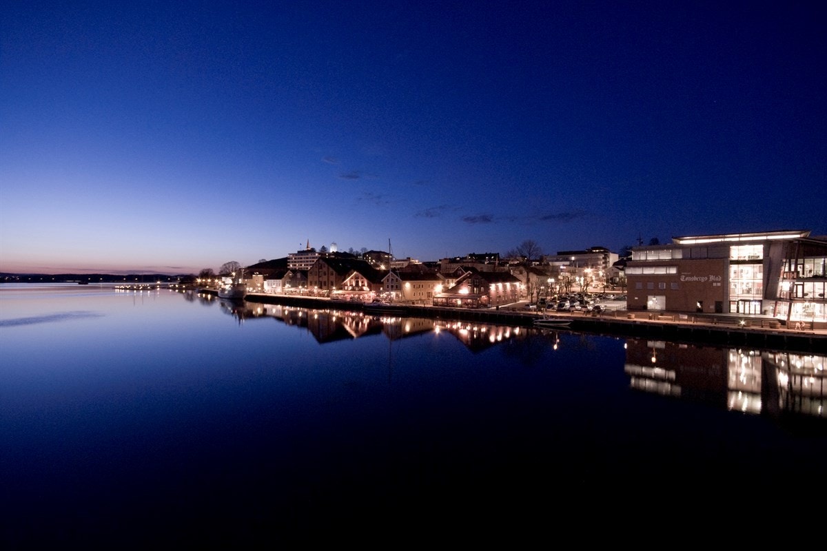 Nærområde; Byfjorden og bryggeområdet Galleribilde