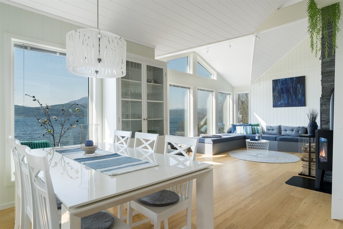 Stue sett fra kjøkkenet. Galleribilde