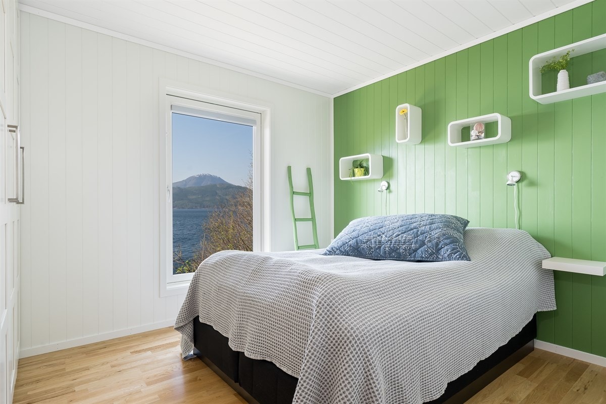 Soverom med flott sjøutsikt. Galleribilde