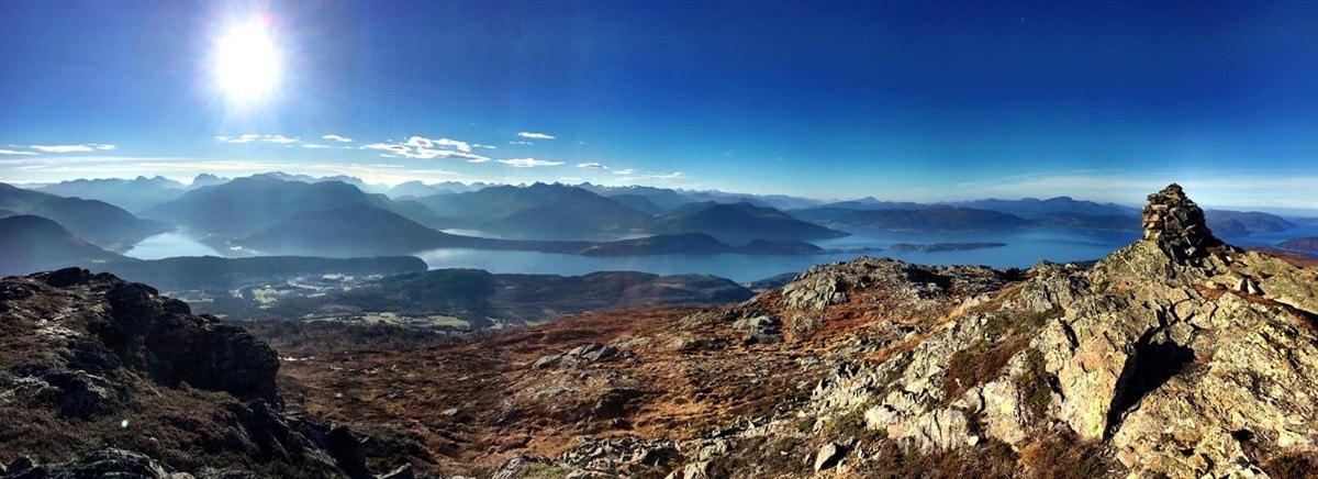 Selgers egne bilder 12 Utsikt fra Strengen mot Stangviksfjorden Galleribilde