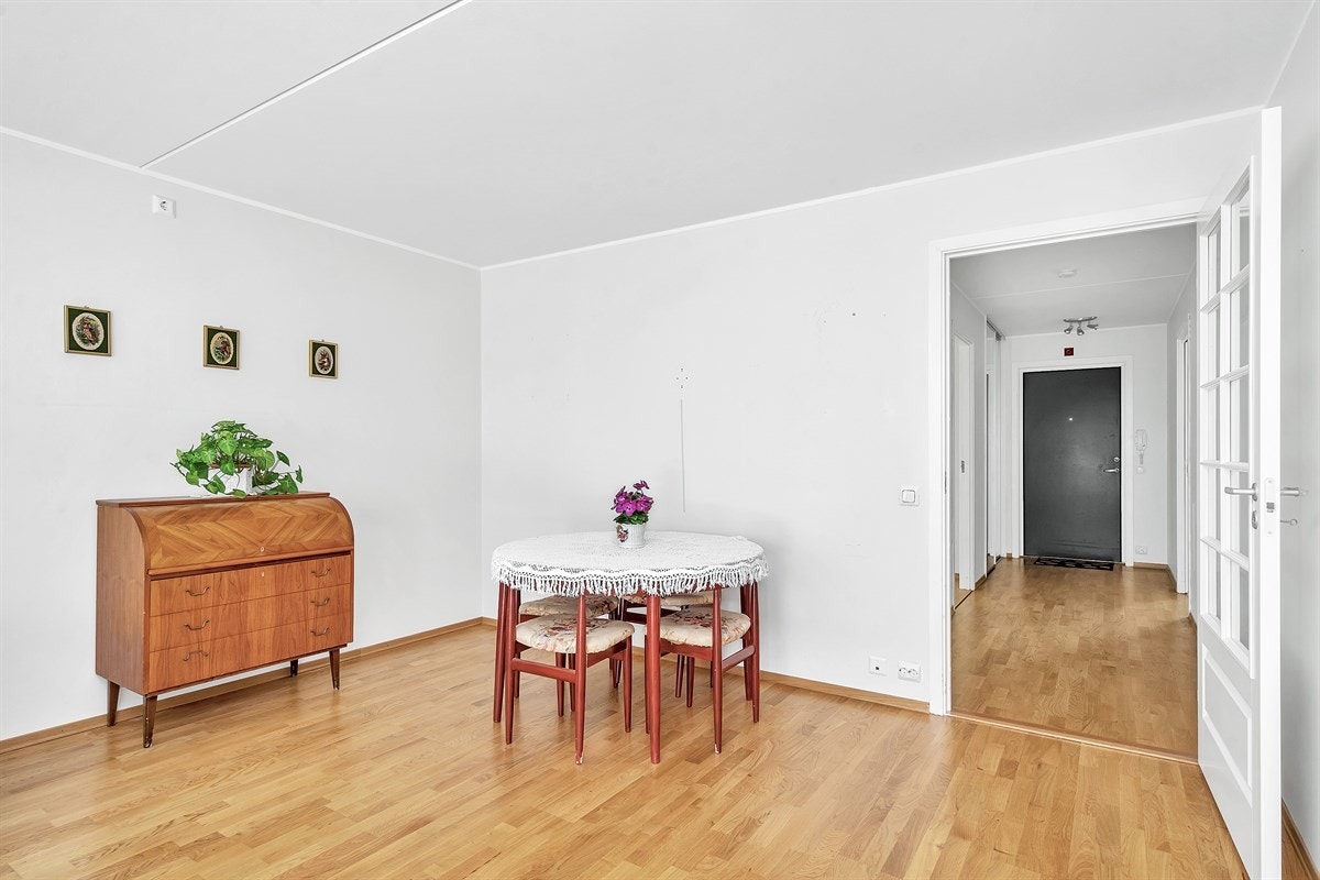 Stue med plass til spisebord Galleribilde