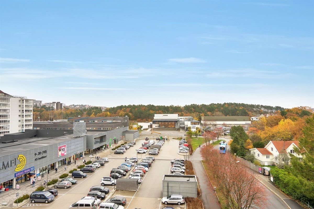 Kort spasertur til Amfi senteret, som byr på bl.a. 45 butikker Galleribilde