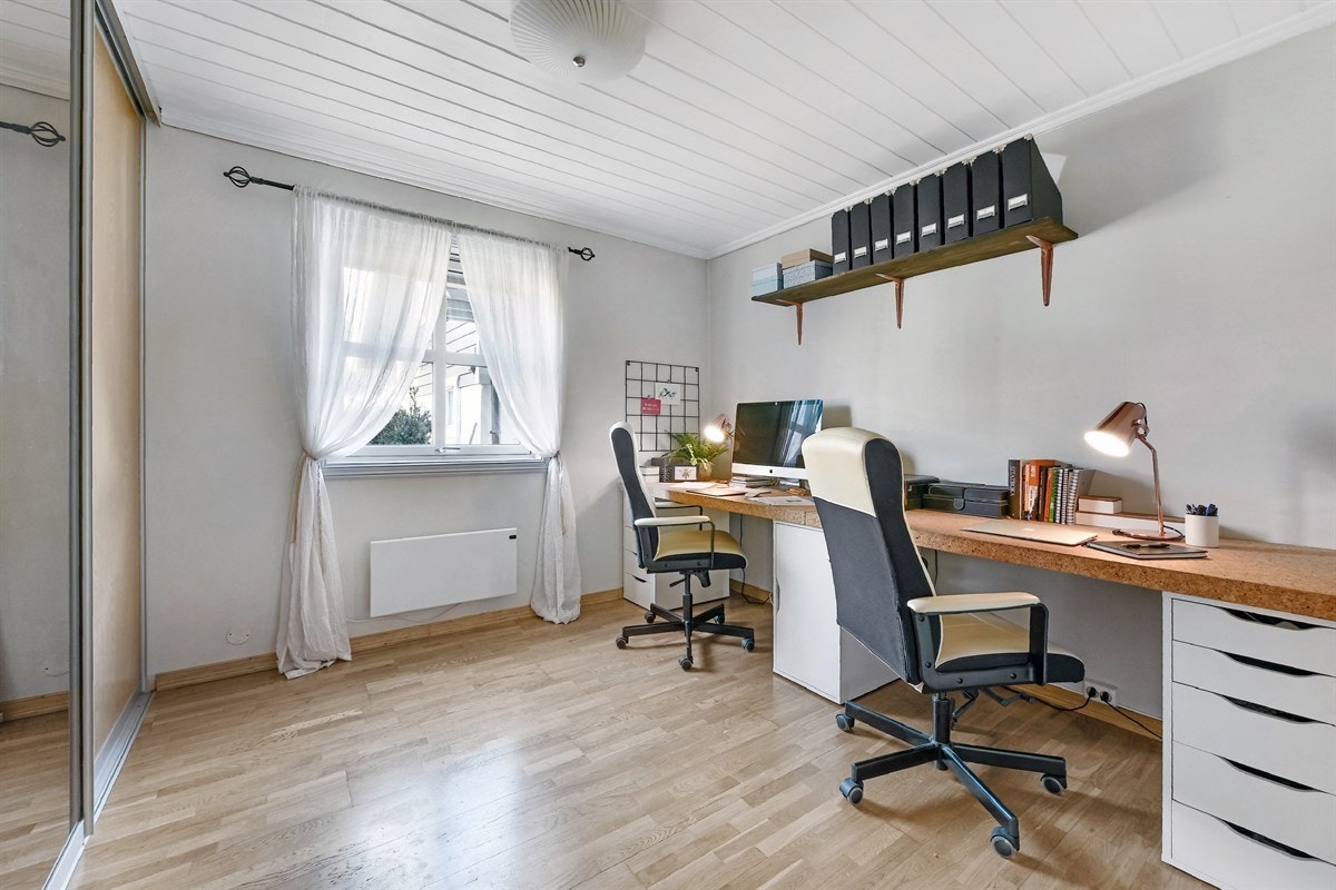 Soverom i 1.Etasje som idag benyttes som kontor. Galleribilde