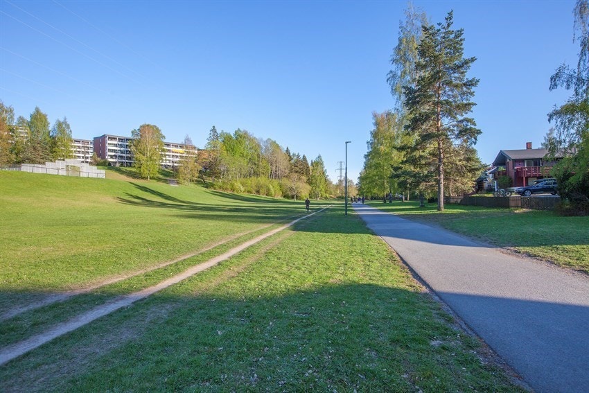 Mærradalen, en flott inngangsportal til marka, ligger like ved boligen. Galleribilde