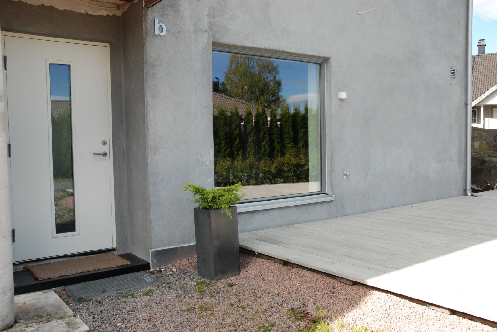 Inngangsparti med egen terrasse Galleribilde