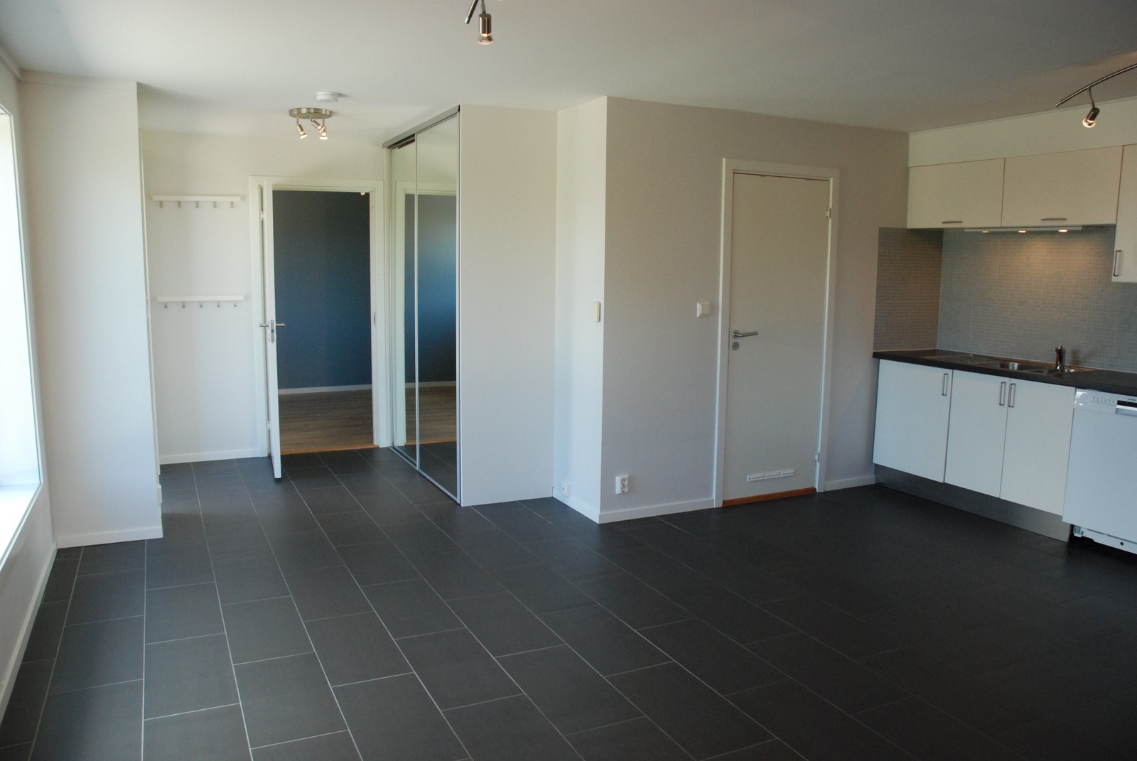 Leilighet sett fra innerst i stuen Galleribilde