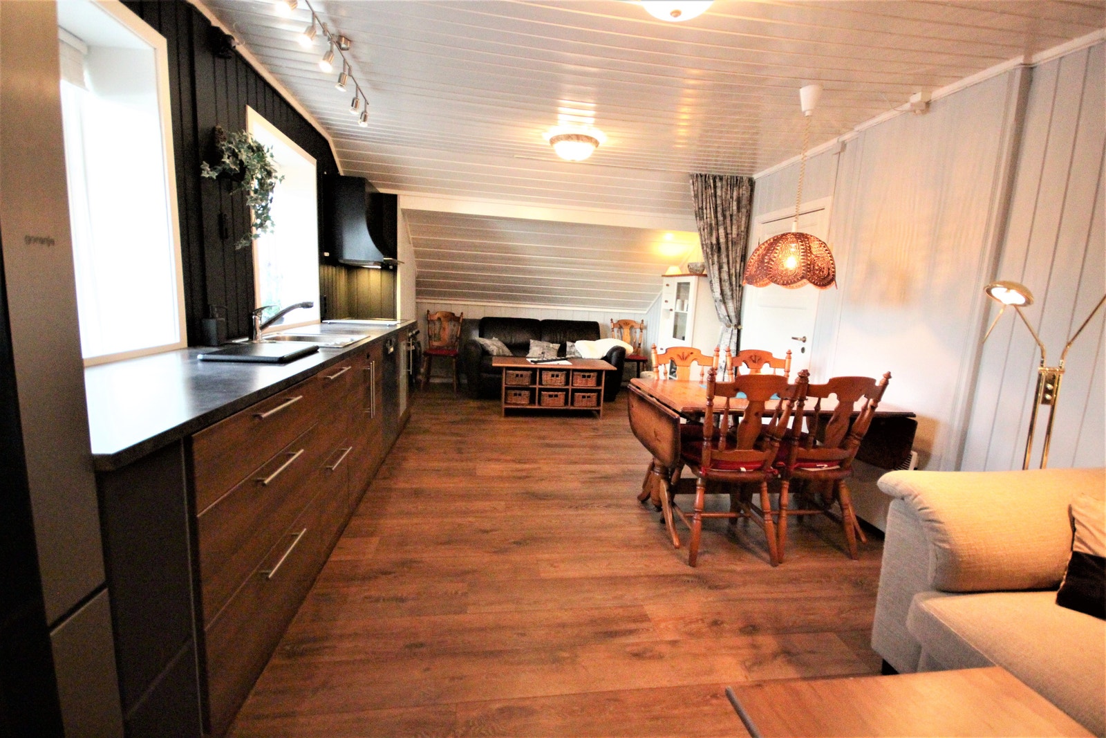 Stue og kjøkken Galleribilde