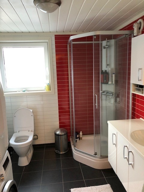 bad vaskerom, vask/tørketrommel Galleribilde