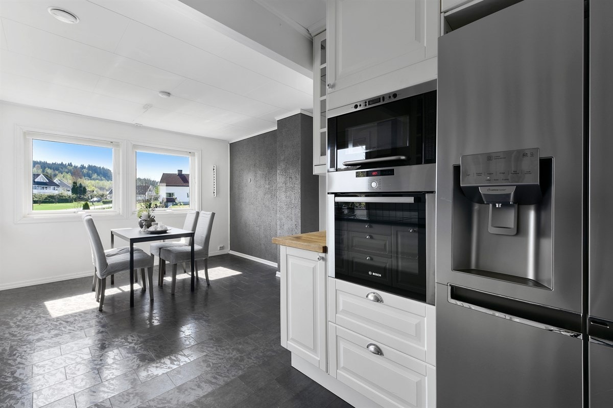 Kjøkkenet er også utstyrt gode hvitevarer fra 2018. Galleribilde