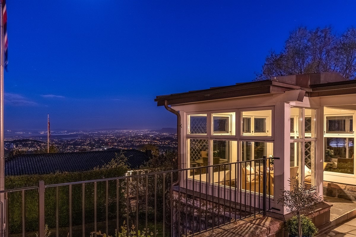 Kveldsstemning på terrassen Galleribilde