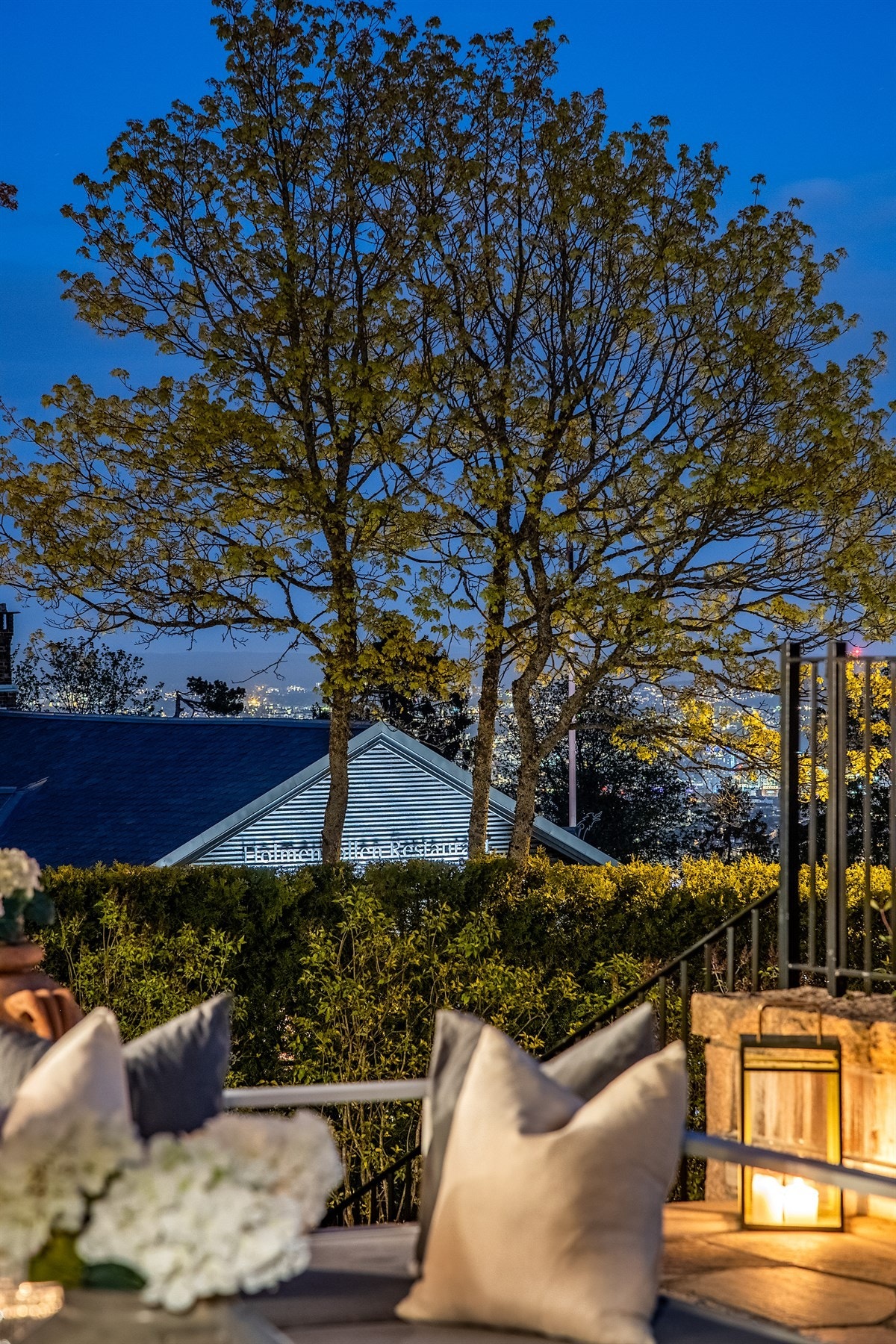 Kveldsstemning på terrassen Galleribilde