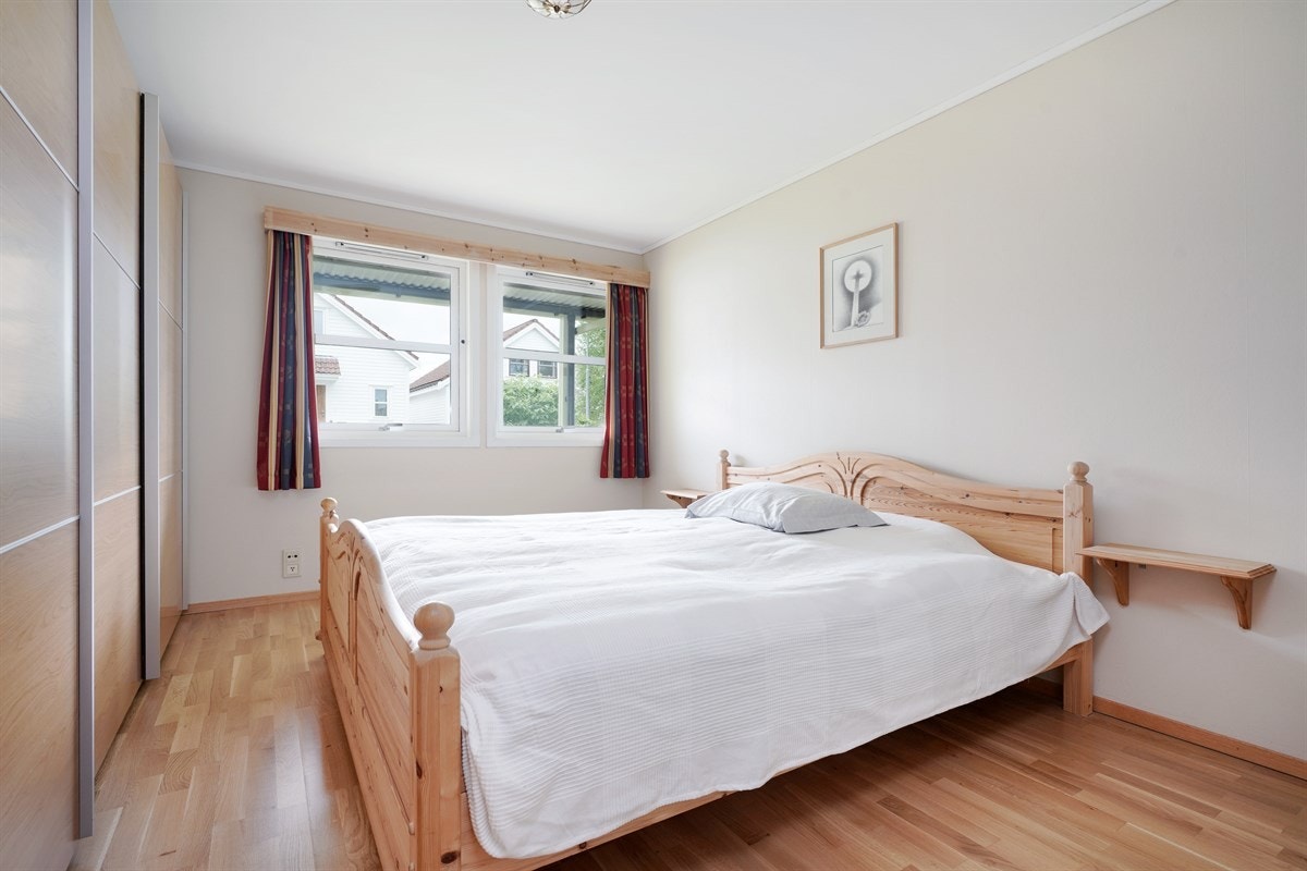 Soverom i u. etg. Galleribilde