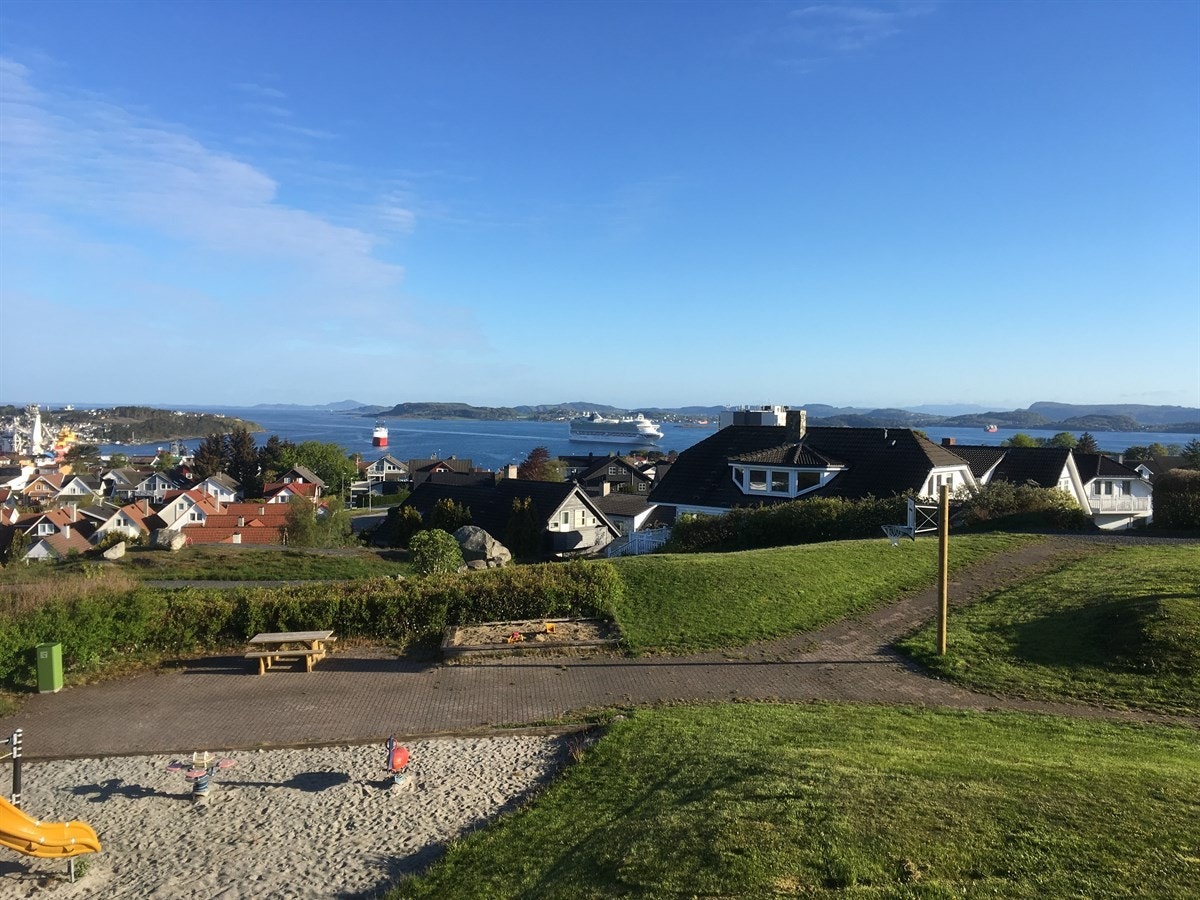 Cruisebåtene som skal til Stavanger sentrum seiler gjennom her. Galleribilde