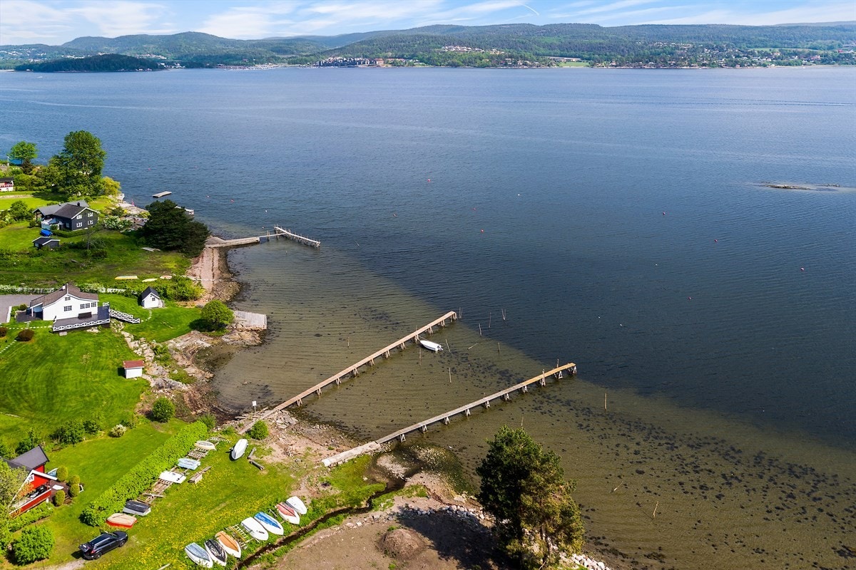 Storslått utsikt - Innlagt strøm/sommervann - Solrikt - 2 p-plasser! Galleribilde