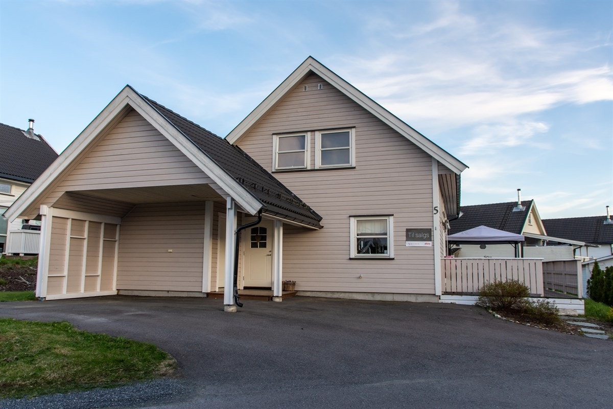 Aktiv Eiendomsmegling v/Celine B.S. Holm har gleden av å presentere Rennespillet 5! Galleribilde