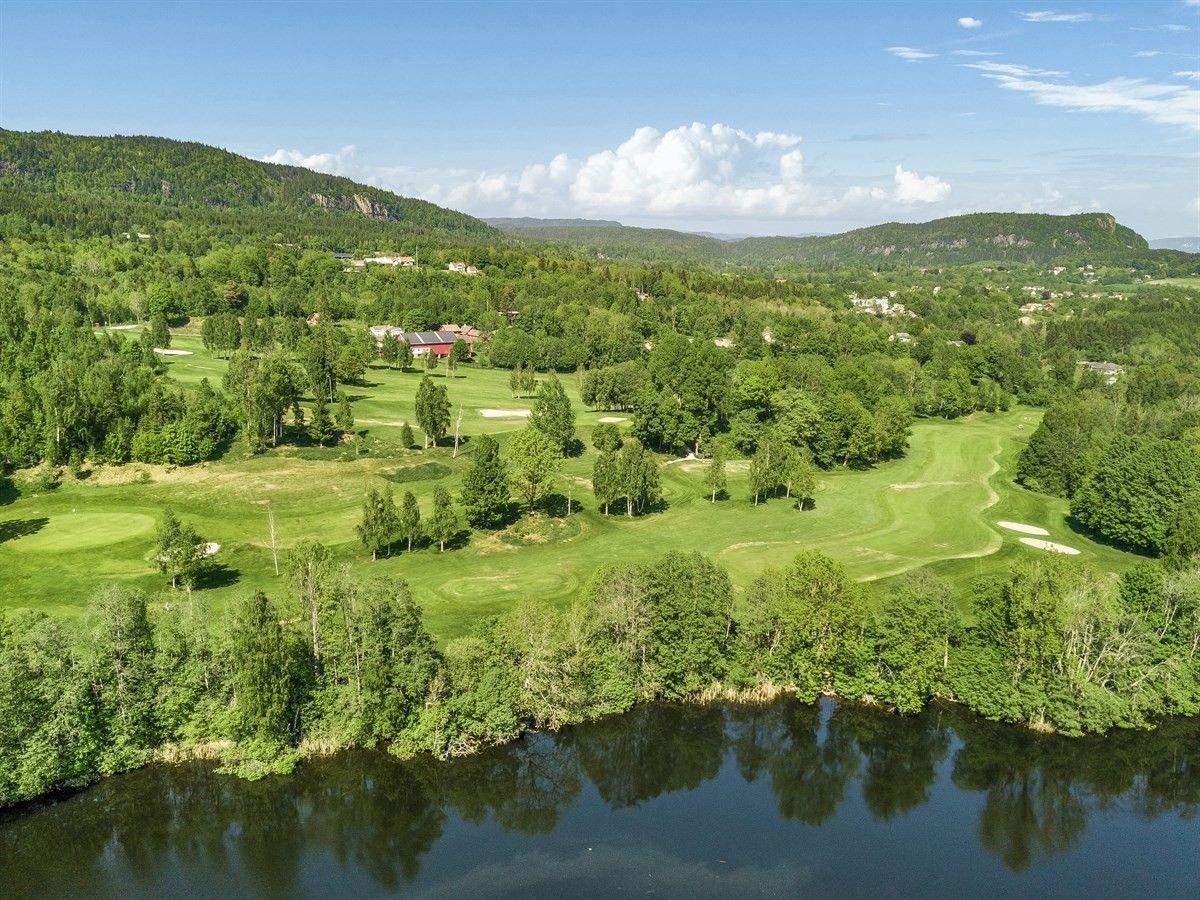 Asker Golfbane er også i kort sykkeltur unna boligen. Galleribilde