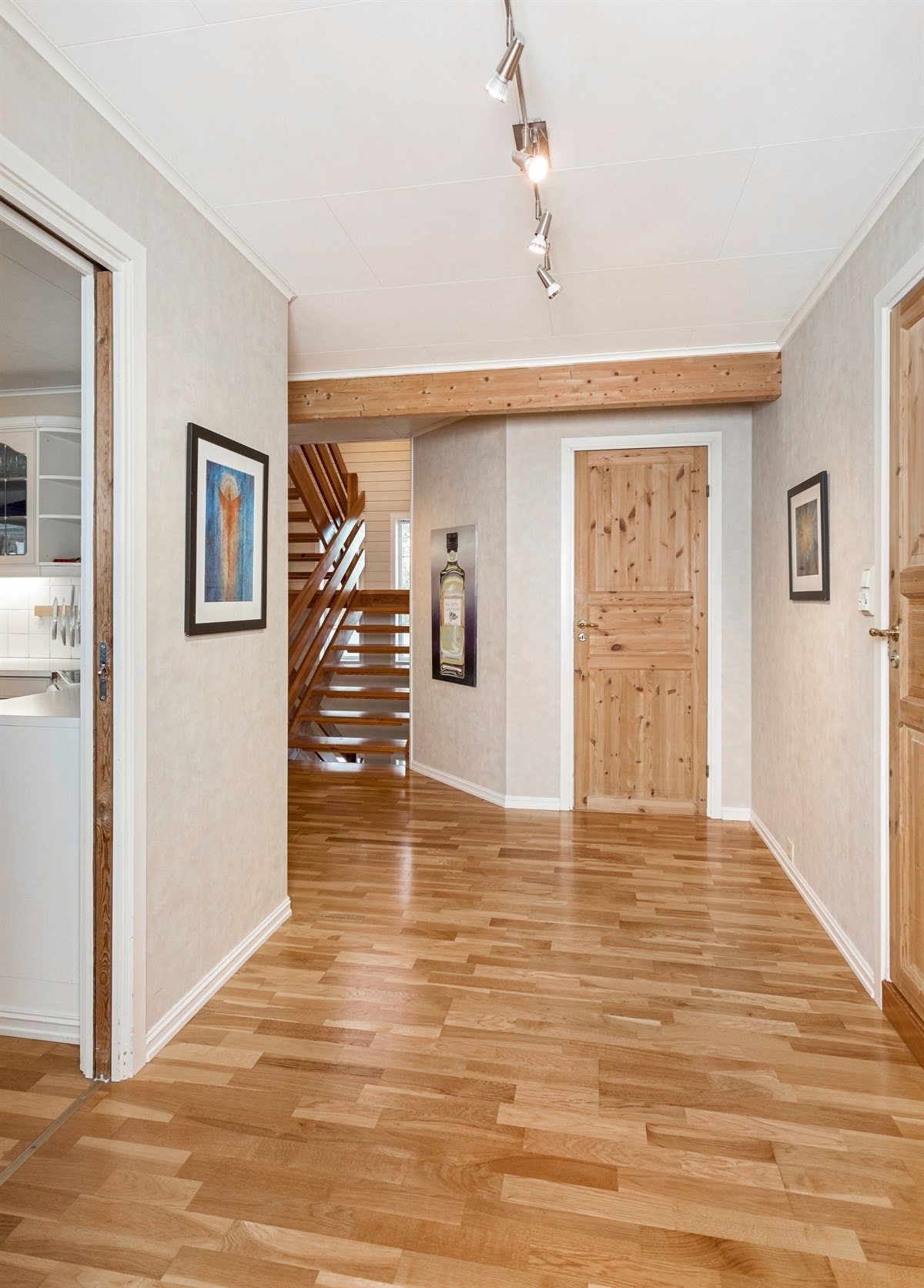 Hall i 1.etg. Galleribilde