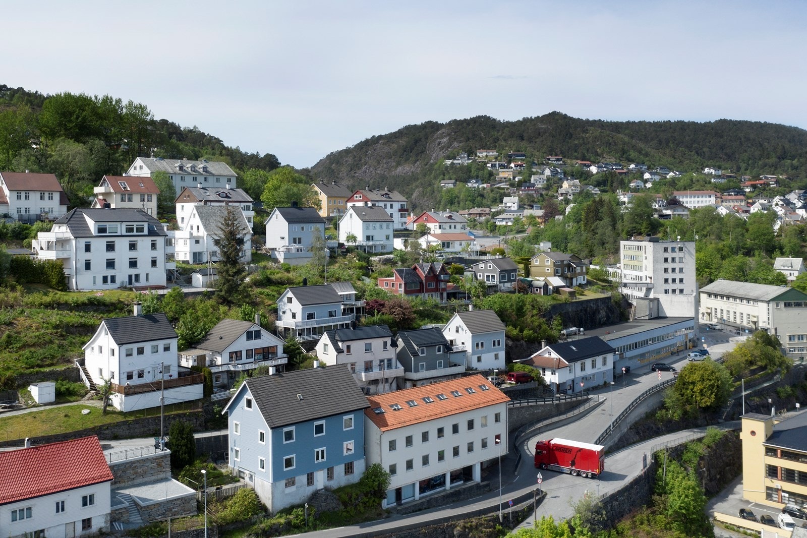 Leiligheten har en sentral beliggenhet i Ytre Arna med kort vei til en rekke servicetilbud. Galleribilde