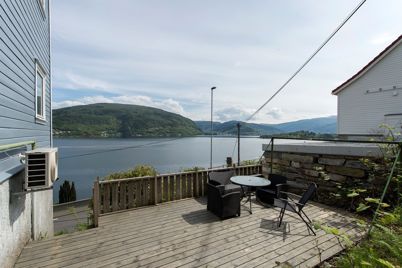 Sameiet har en stor felles terrasse som beboerne kan benytte seg av. Galleribilde
