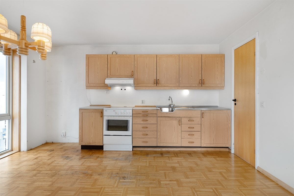 Brl har eget serverings- og festlokalet kalt "Camilla". Her serverer blant annet frivillige middag 3 dager i uken. Galleribilde