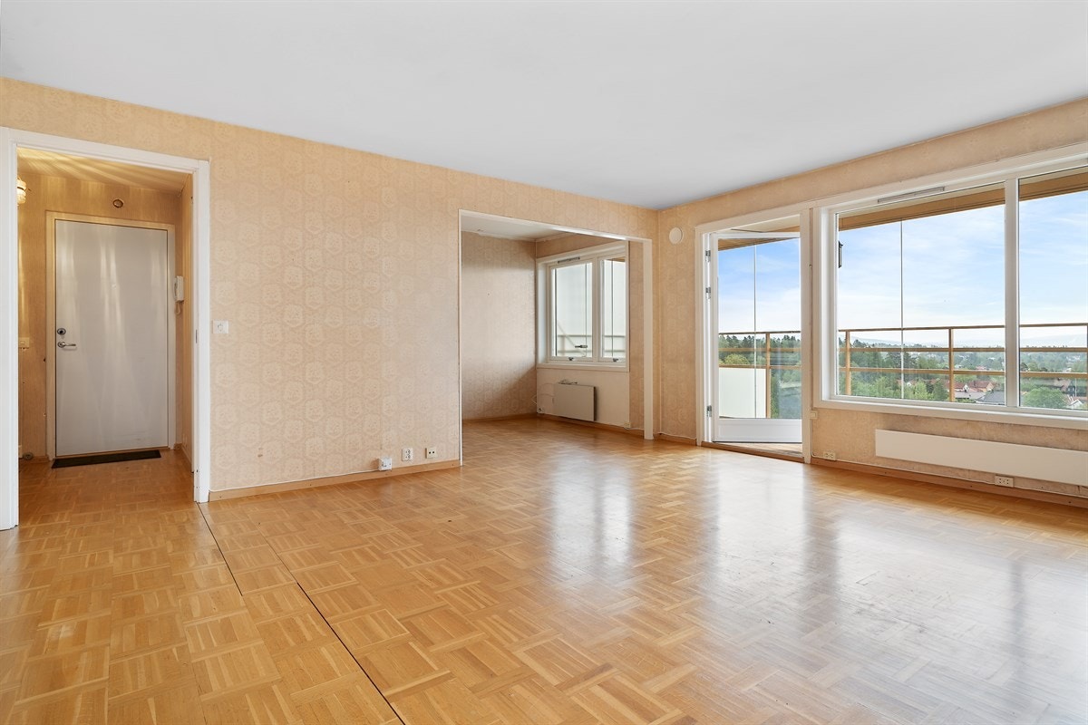 God planløsning og store rom legger til rette for fin og praktisk 3-roms leilighet. Galleribilde