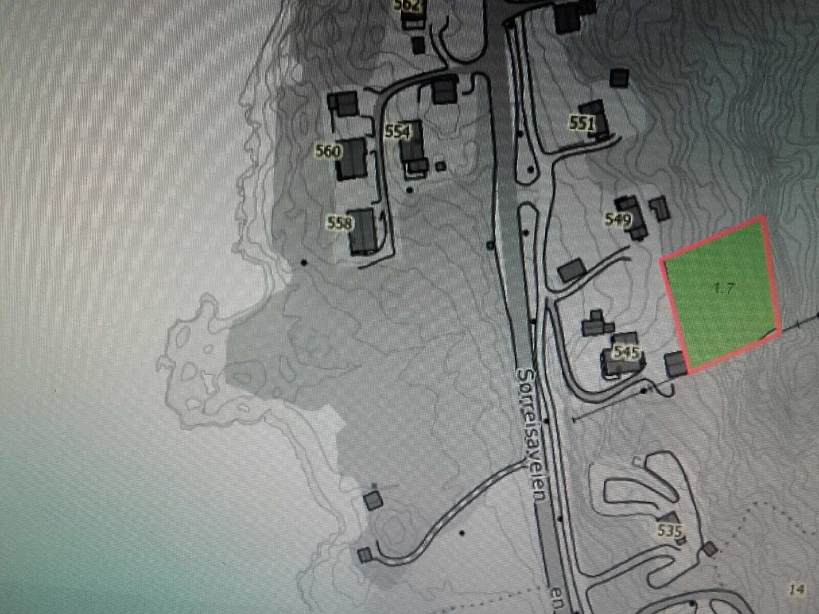 Tomtene ligger ca. 2 km fra Hemmingsjord mot Sørreisa.
Tomtene er ferdig oppmålt. Ingen oppmålingsgebyr å betale for kjøper. Kjøper må betale omkostninger av salgssum etter gjeldende satser. Galleribilde