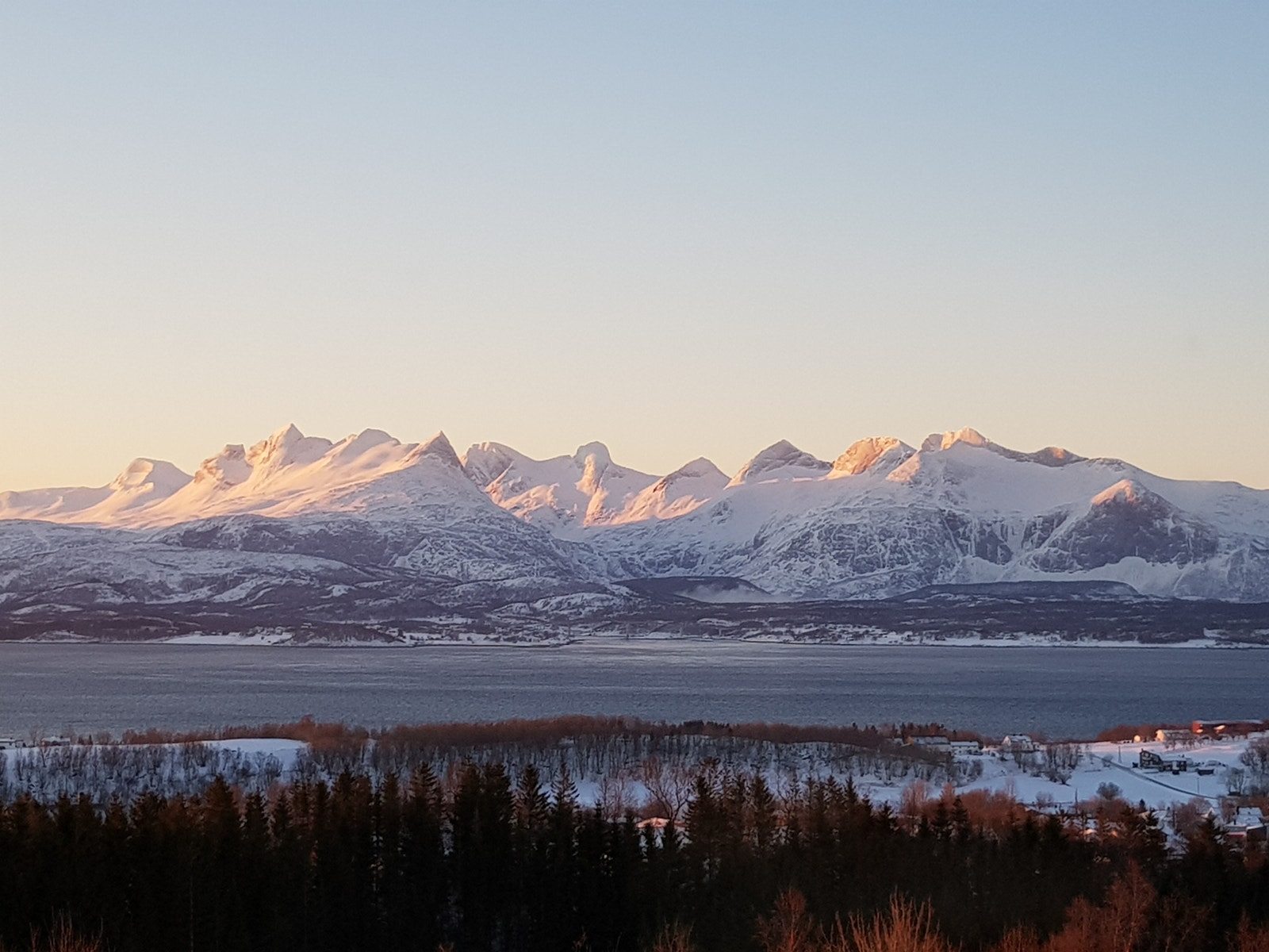 Utsikt mot Saltstraumen og Børvasstindan Galleribilde