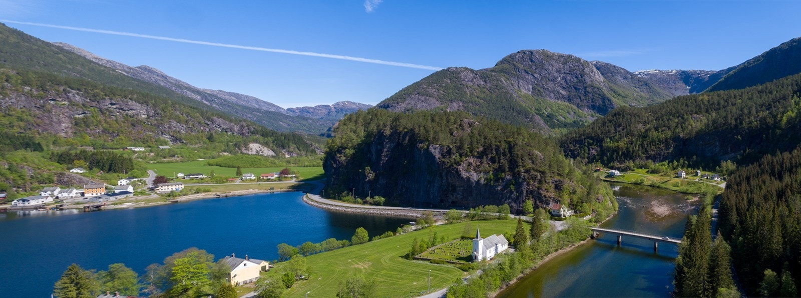 Nærområdet har mye spennende å by på. Blant annet gangavstand til butikk. Galleribilde