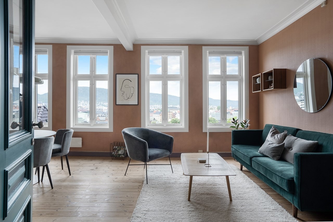 Nydelig utsikt gjennom de nye vinduene som ble montert i mai 2019. Galleribilde