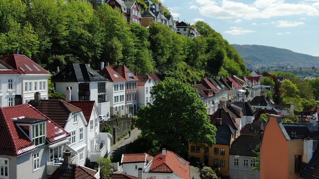 Fantastisk koselig gate med nydelig utsikt over Bergen sentrum. Galleribilde