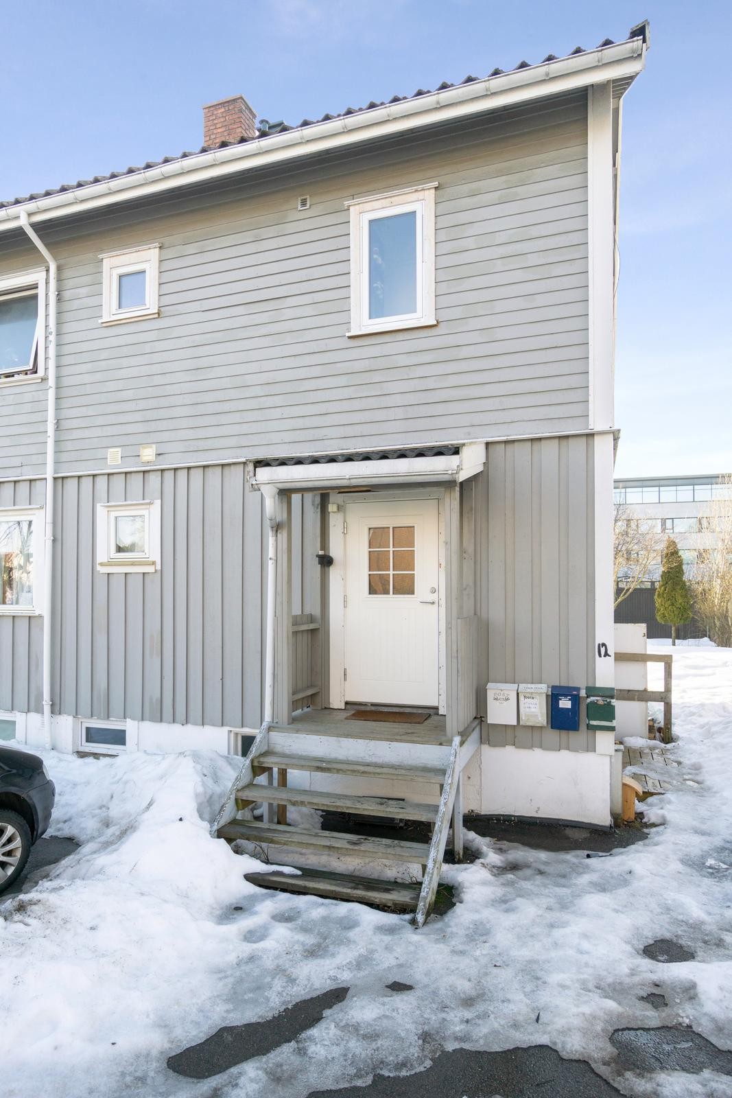 Felles inngangsparti fra parkeringen Galleribilde