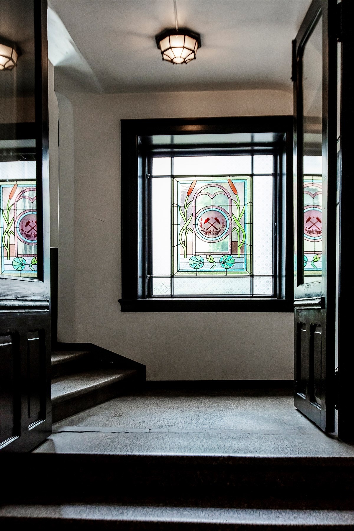 Innbydende inngangsparti og trappeoppgang Galleribilde