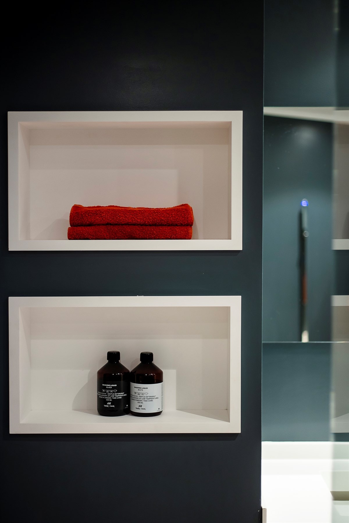 Badet har flere praktiske og stilfulle løsninger. Galleribilde
