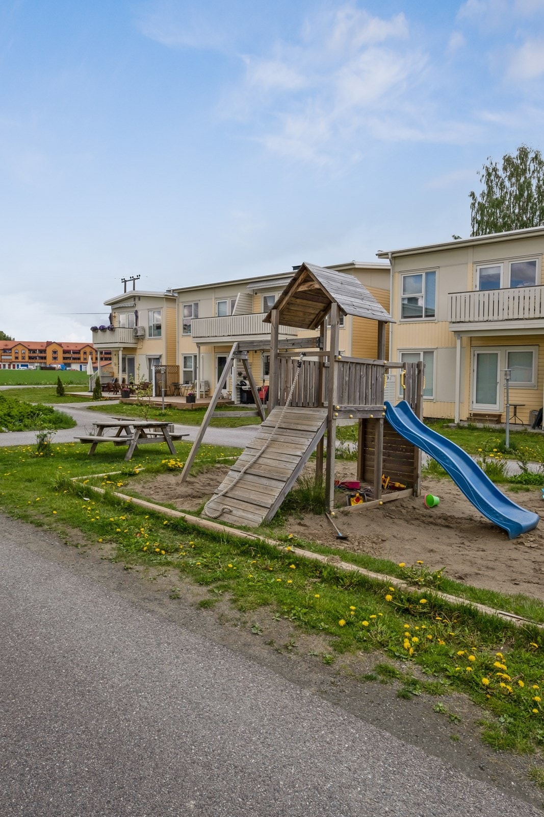 Borettslagets lekeplass. Galleribilde