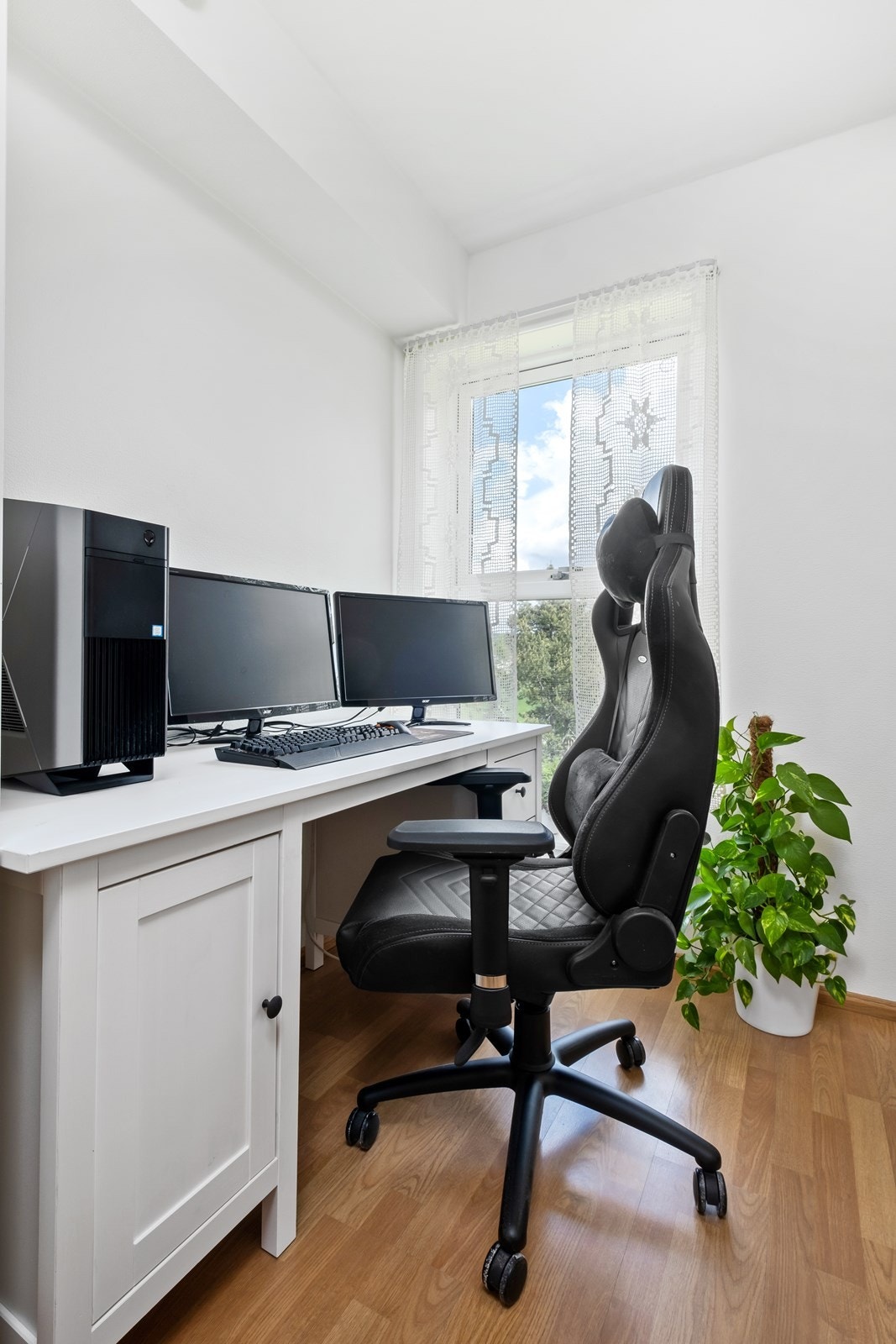 Dette soverommet er innredet som kontor. Galleribilde