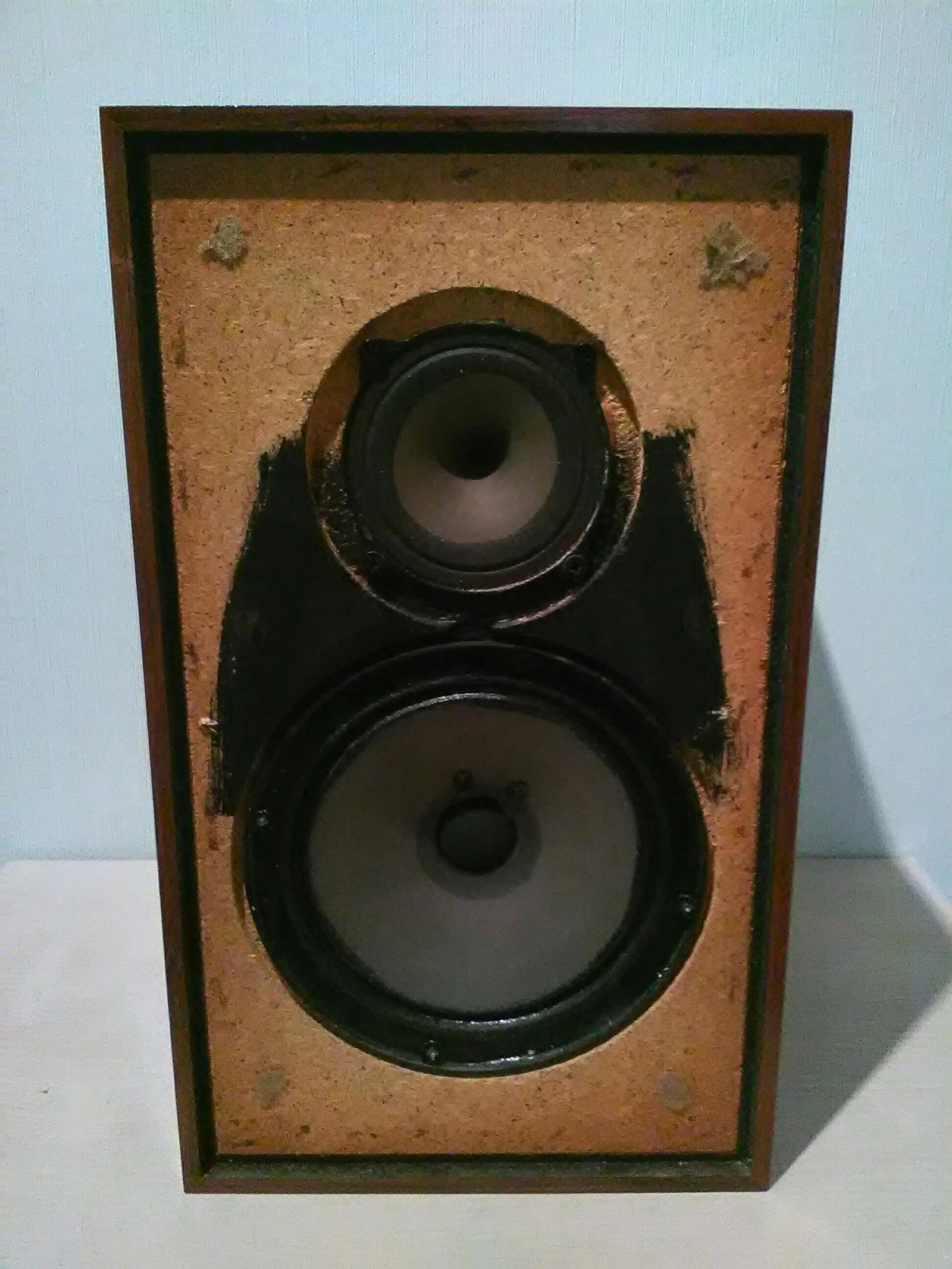 1 stk. Radionette 25W Trykkammer høyttaler TK 10 i teak 1 stk. Radionette 25W Trykkammer høyttaler TK 10 i teak
