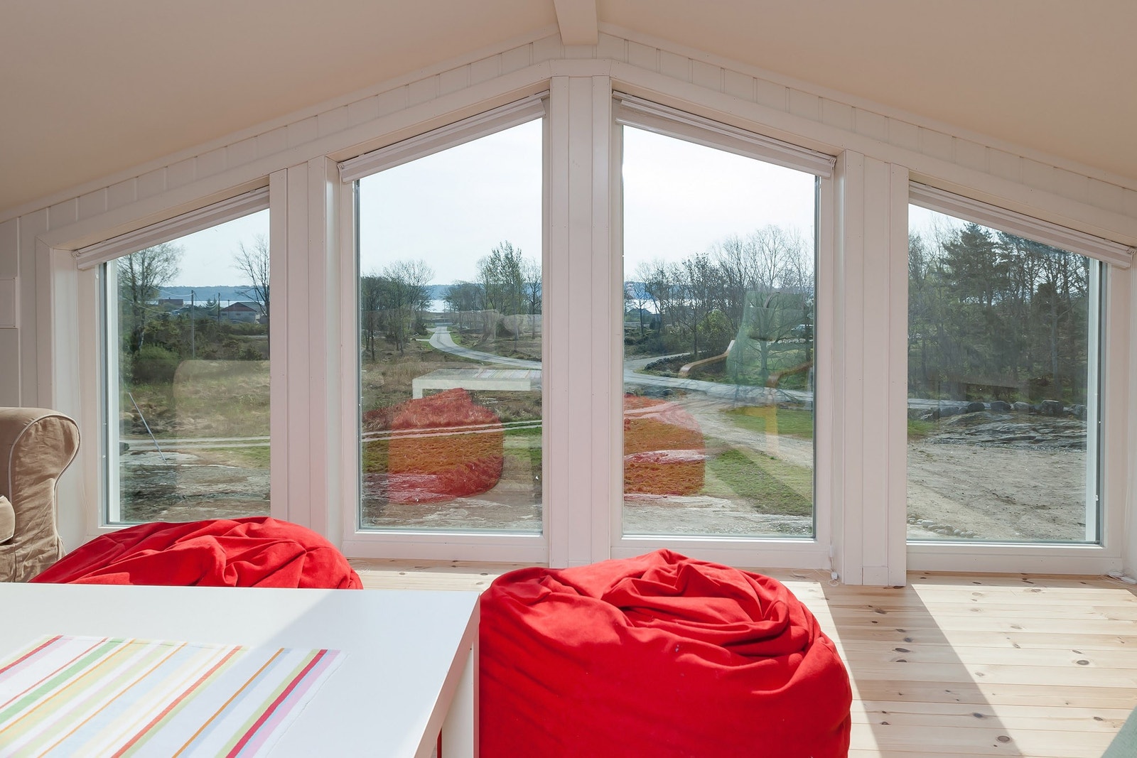 Hemsstue med sjøutsikt Galleribilde