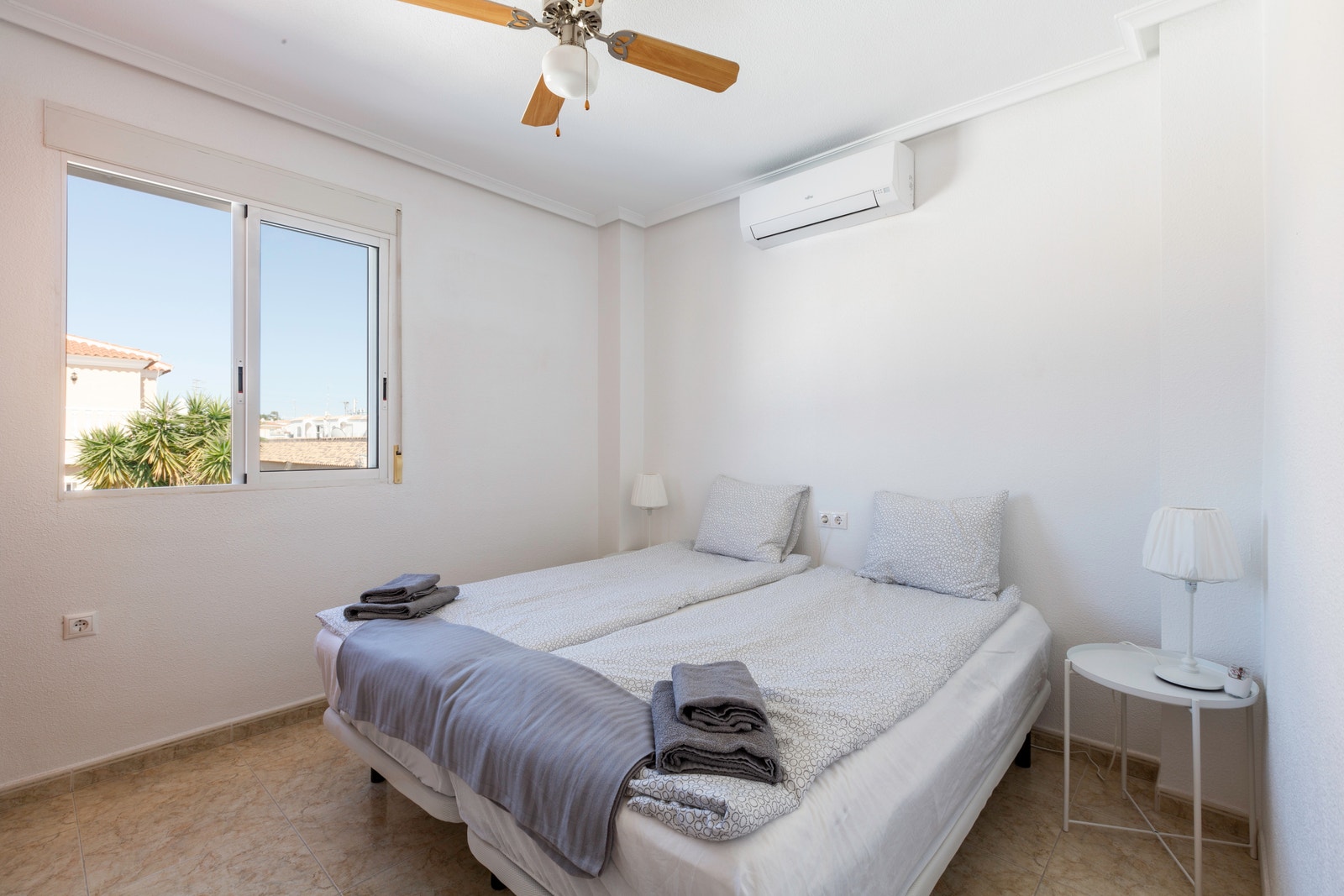 Soverom 3 i andre etasje. Et av syv soverom. Galleribilde