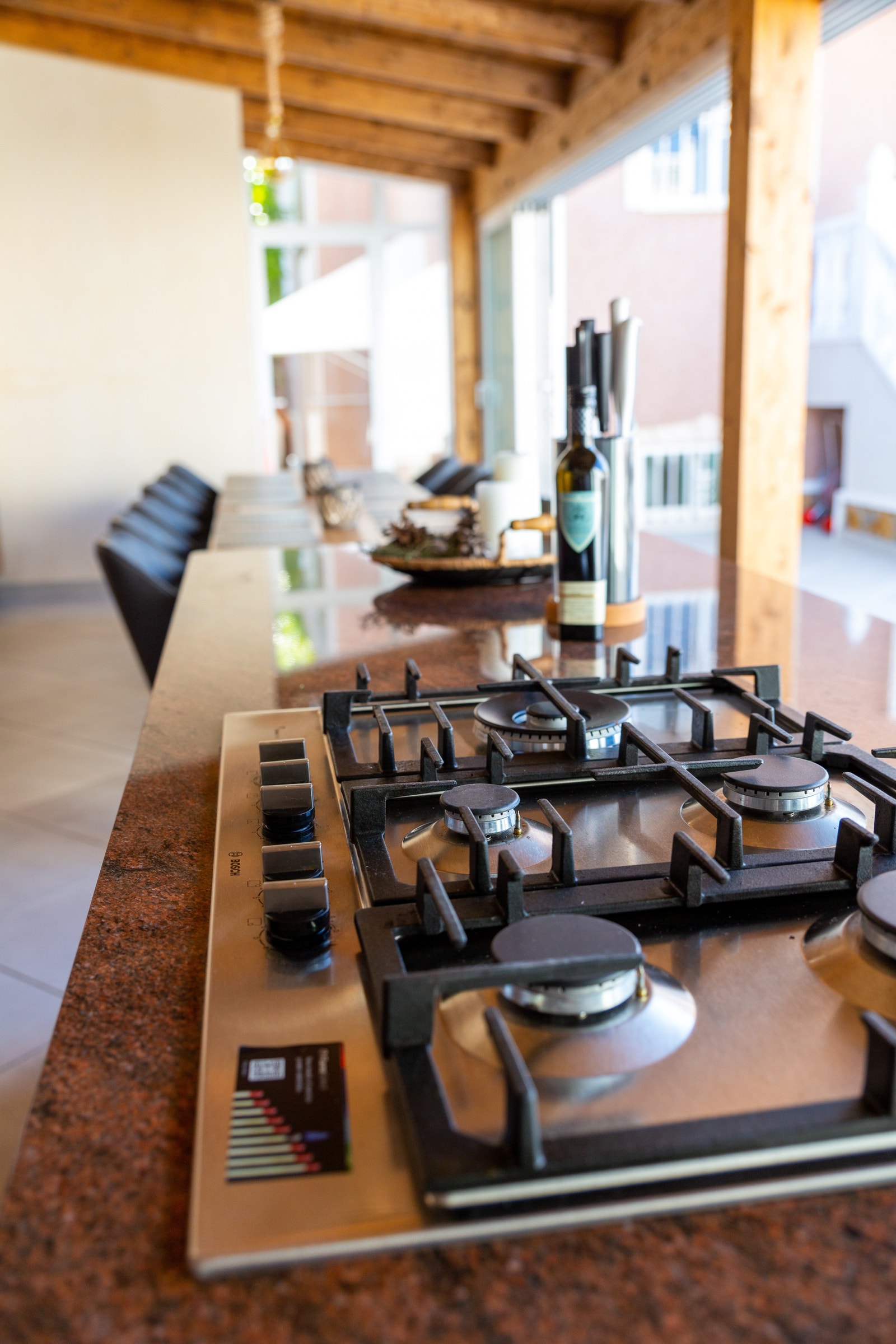 Stor platetopp med tilhørende grillplate, en rask lunsj ved bassenger er bra. Galleribilde