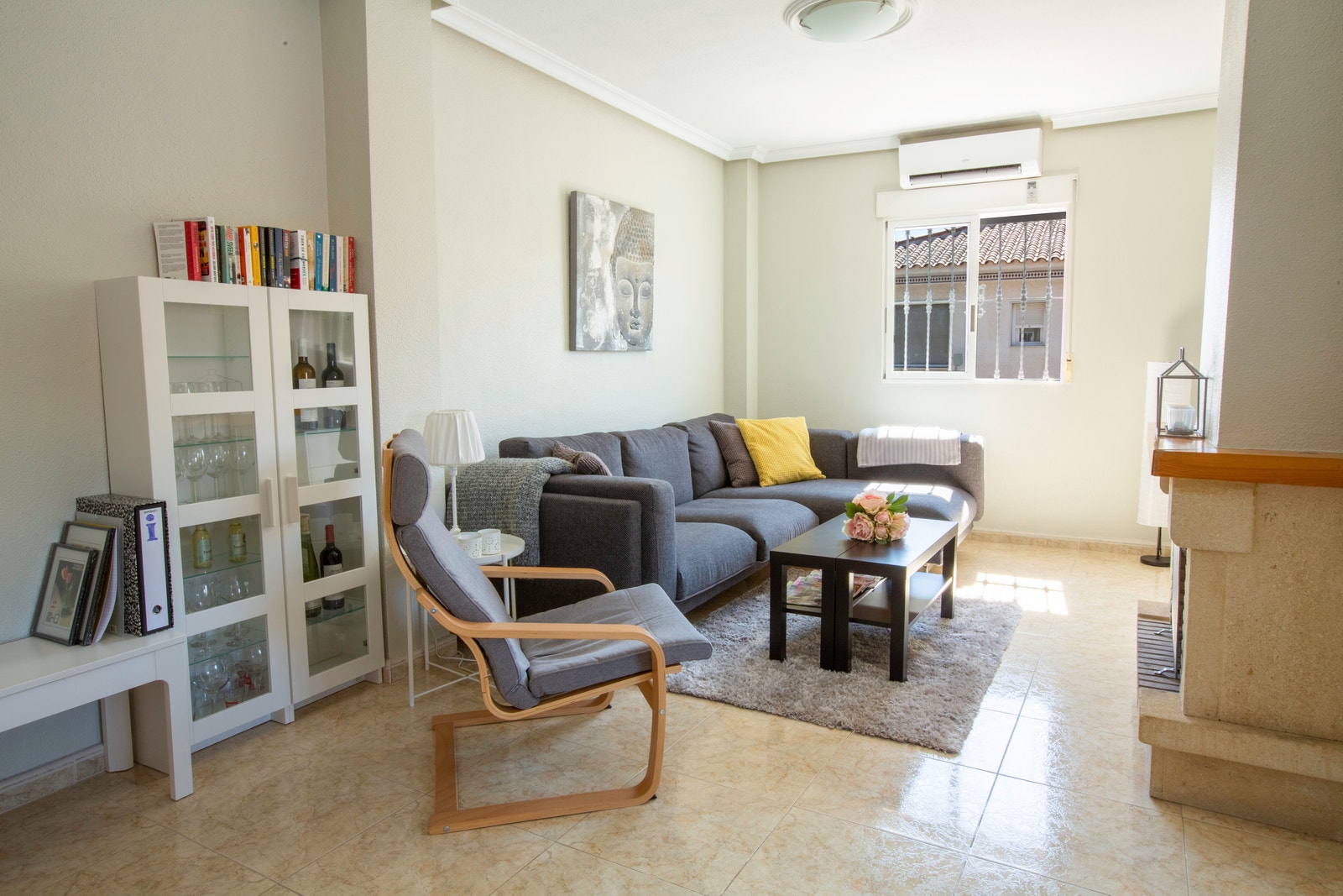 Tv kroken med peis. Galleribilde