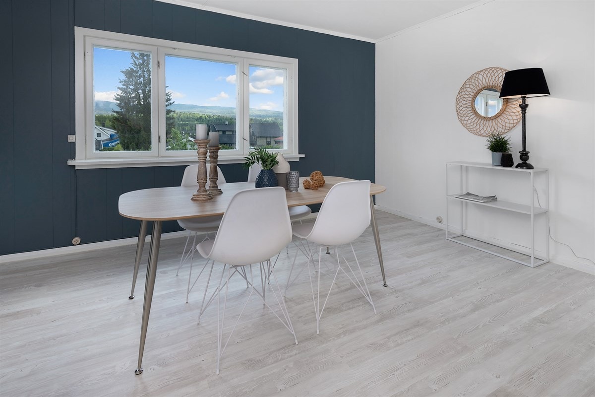 Stue med god plass til spisebord. Galleribilde