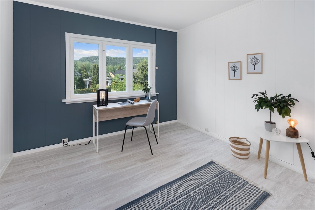 Spisestuen i første etasje er i bruk som et tredje soverom. Galleribilde