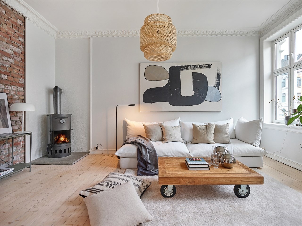 Lekker peisovn - utmerket for sene høst- og vinterkvelder Galleribilde