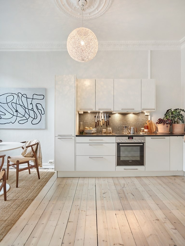 Integrerte hvitevarer fra Siemens i form av stekeovn, platetopp, oppvaskmaskin og ventilator Galleribilde