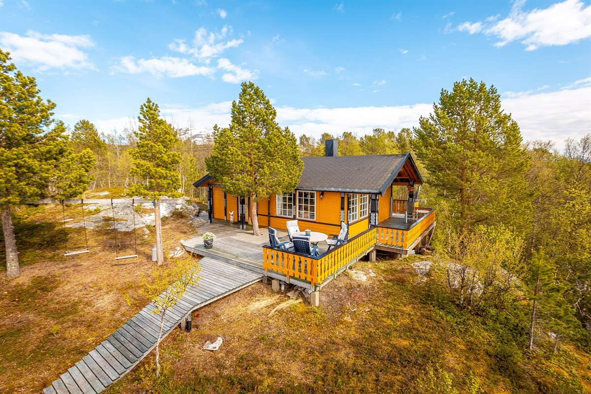 Idyllisk fritidsbolig med utsikt over Malangsfjorden